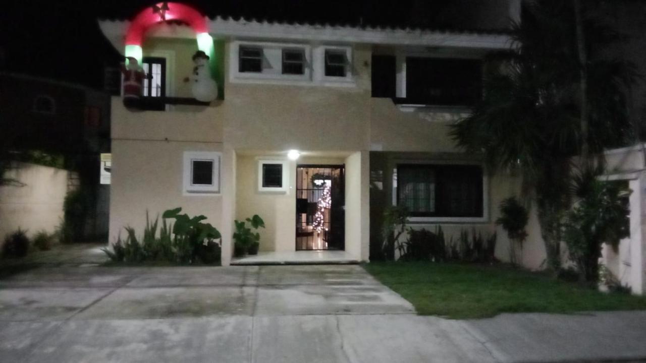 Naranjo Hostel Cancun Exterior photo